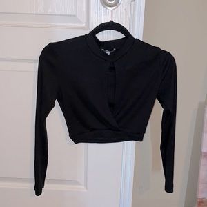 Black long sleeve crop top